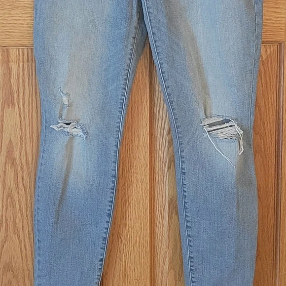 Lucky Brand Jeans - Picture 3 of 5
